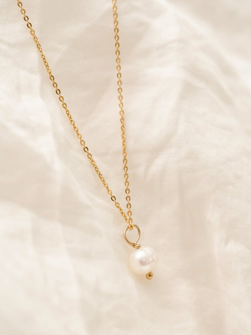 Dainty Pearl Necklace